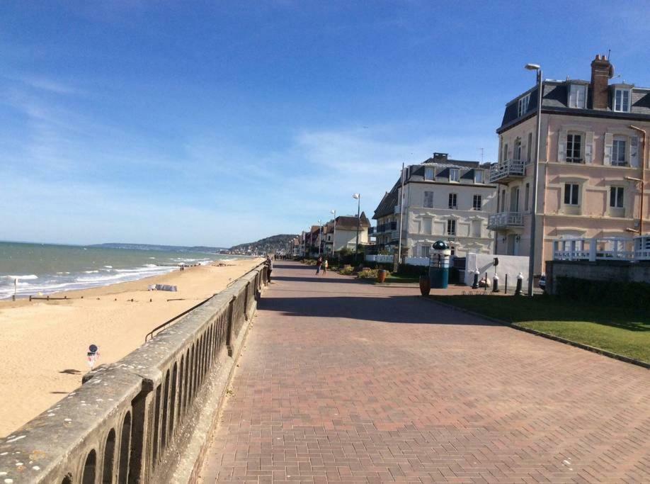 Cabourg centre, appartement pour 5 personnes à 100m de la mer Extérieur photo